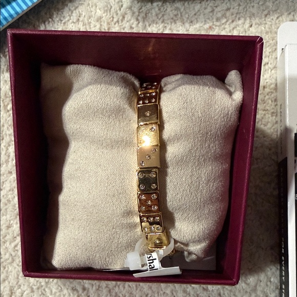 Absolute New York Black Out Eyeliner - Black, Casino bracelet, Hairclip bundle - Picture 6 of 6